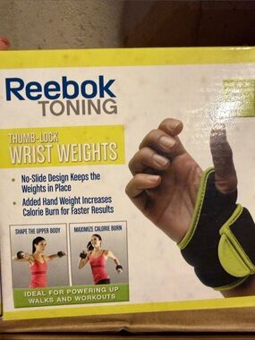 Reebok Thumb-Lock Wrist Weights in Lime and Black